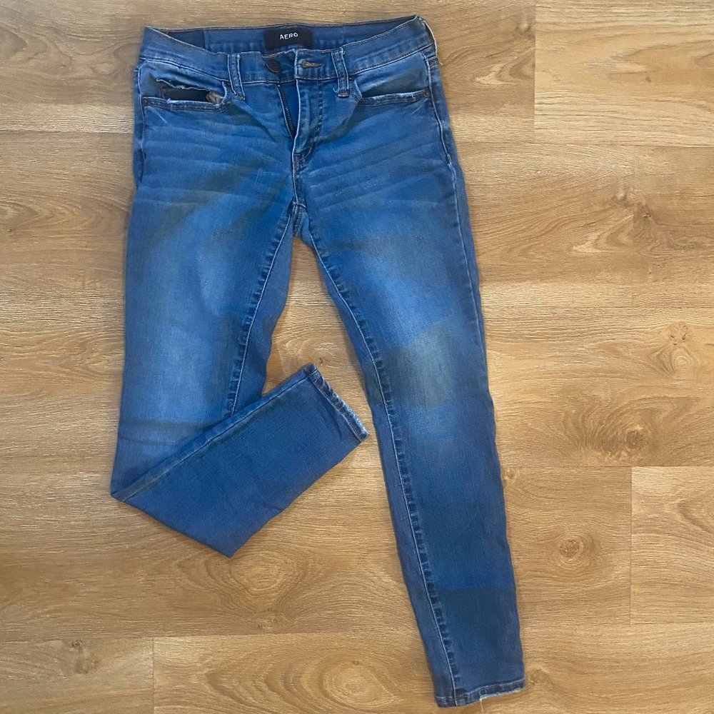 low rise aero skinny jeans, size 2 Reg